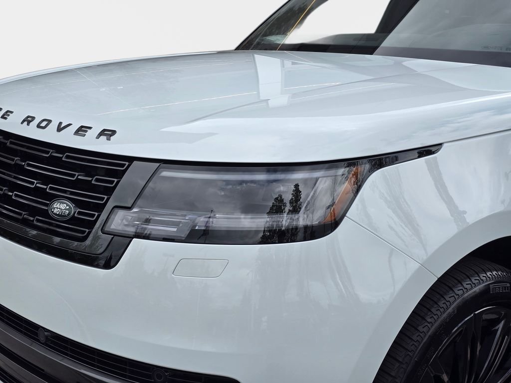 New 2026 Fuji White LAND ROVER SE LWB 7-Seats / V8 image 31