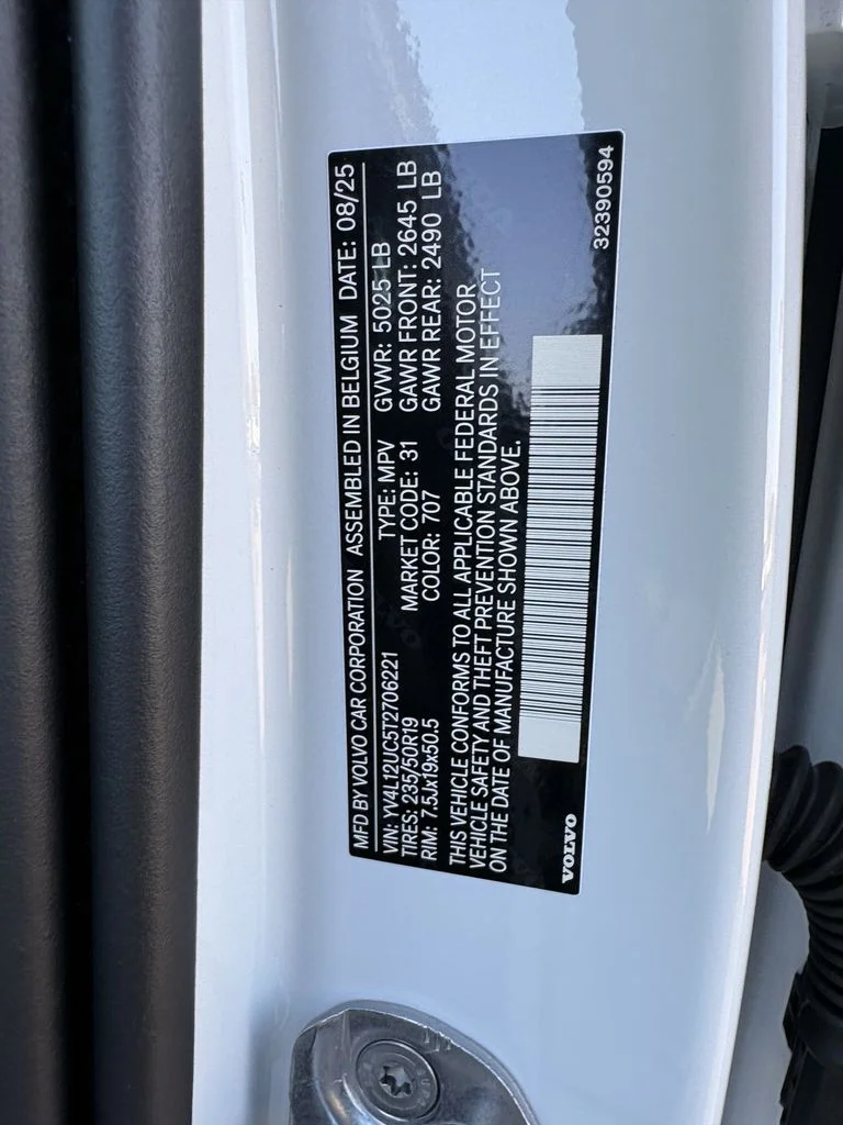 New 2026 Crystal White Volvo Plus image 30
