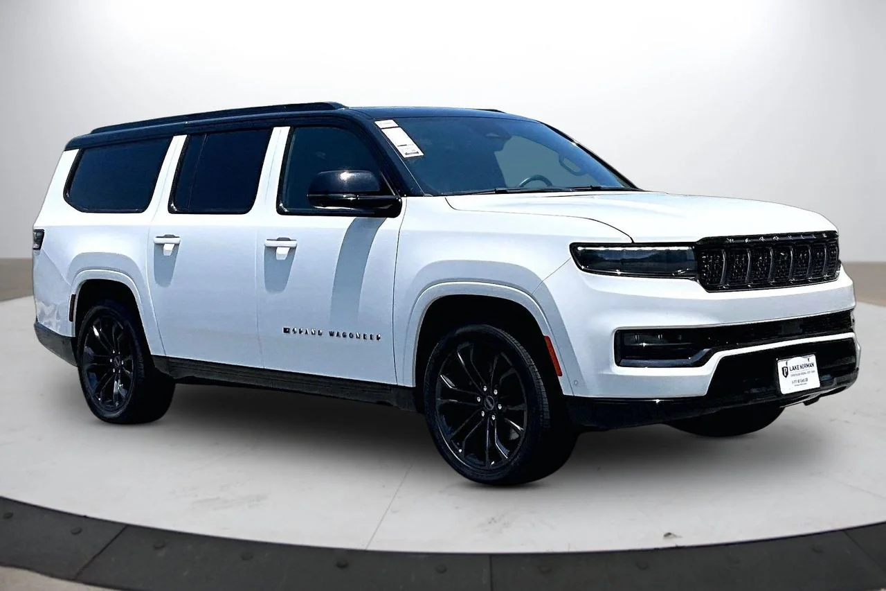 Certified Used 2024 White Jeep Series II image 2