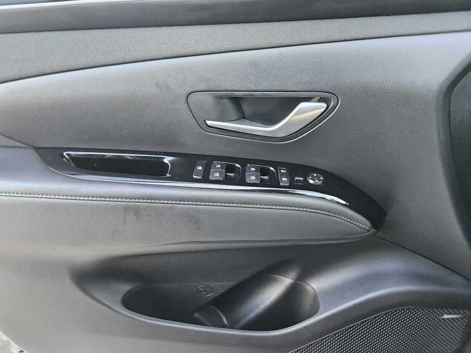 Used 2023 Amazon Gray Hyundai Limited image 17