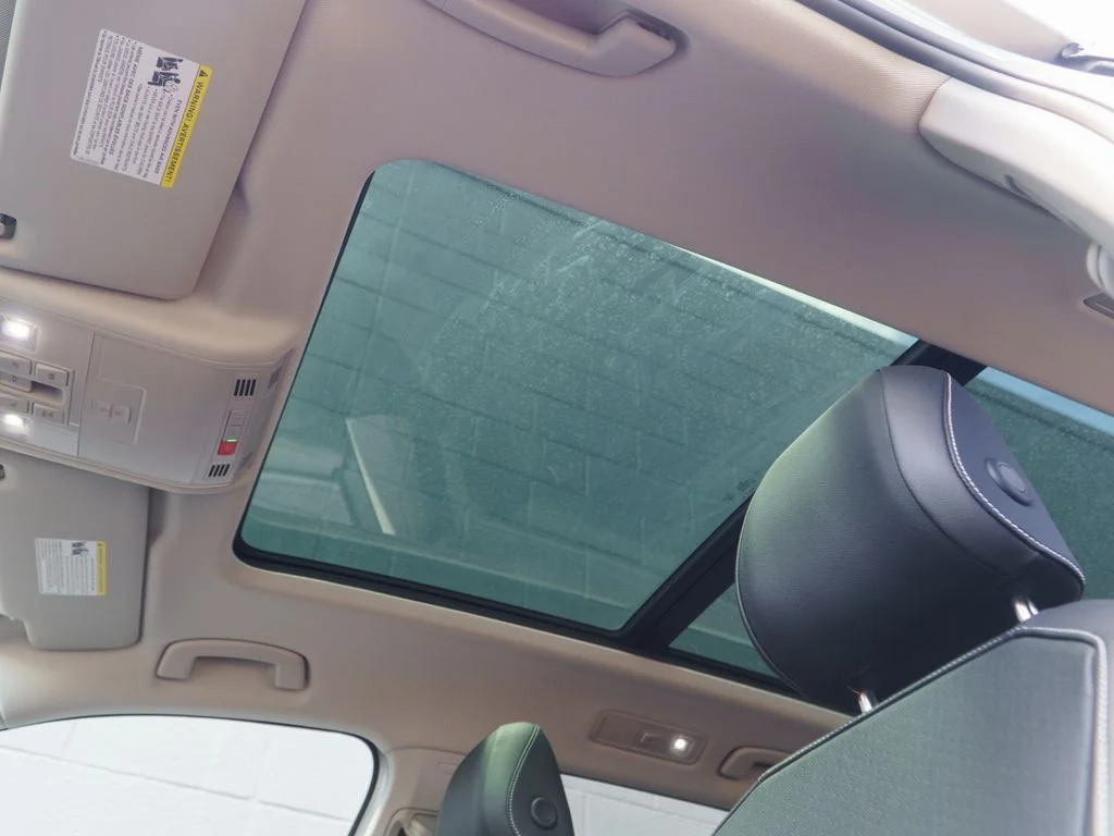 Used 2023 Silver Metallic Volkswagen 2.0T SE image 29