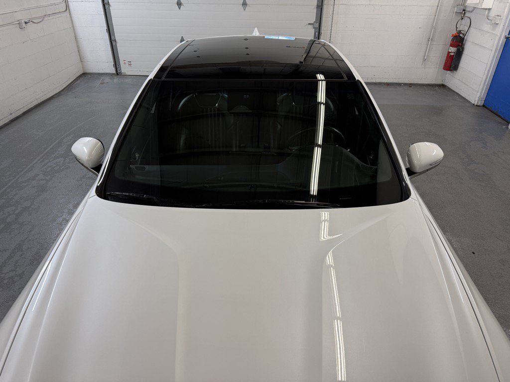 Used 2023 Uyuni White Genesis 2.0T image 5