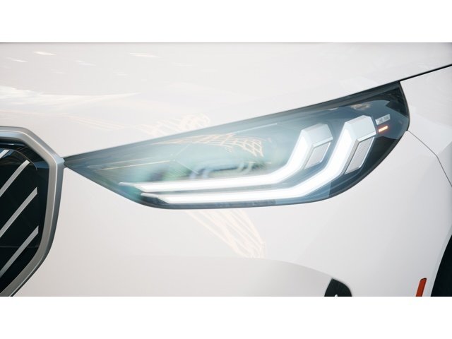 New 2026 Alpine White BMW 30 xDrive image 6