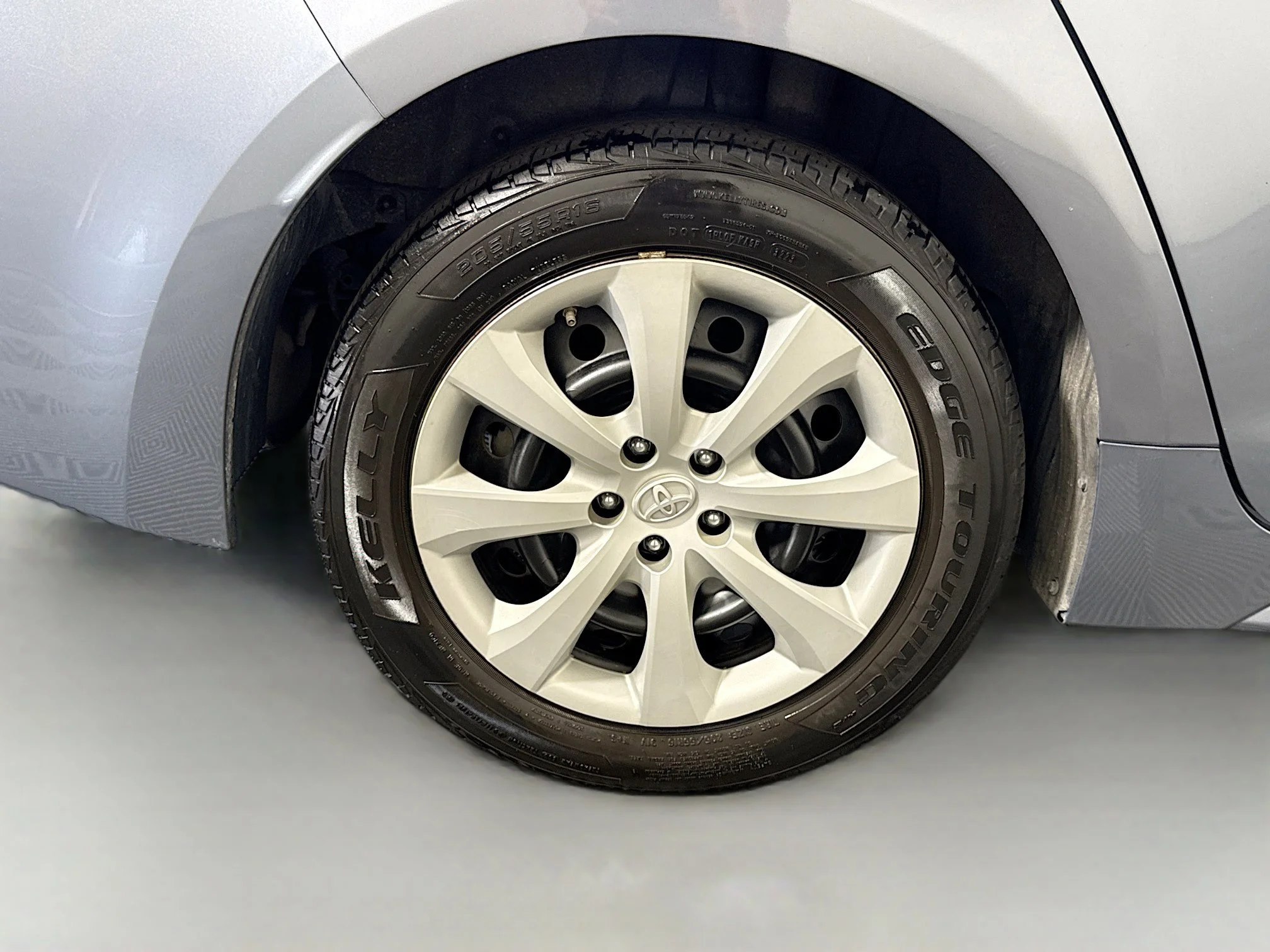 Used 2022 Celestite Toyota LE image 28