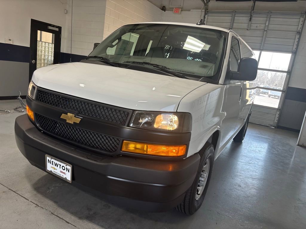 2025 Chevrolet Express Cargo Work Van - Photo 13