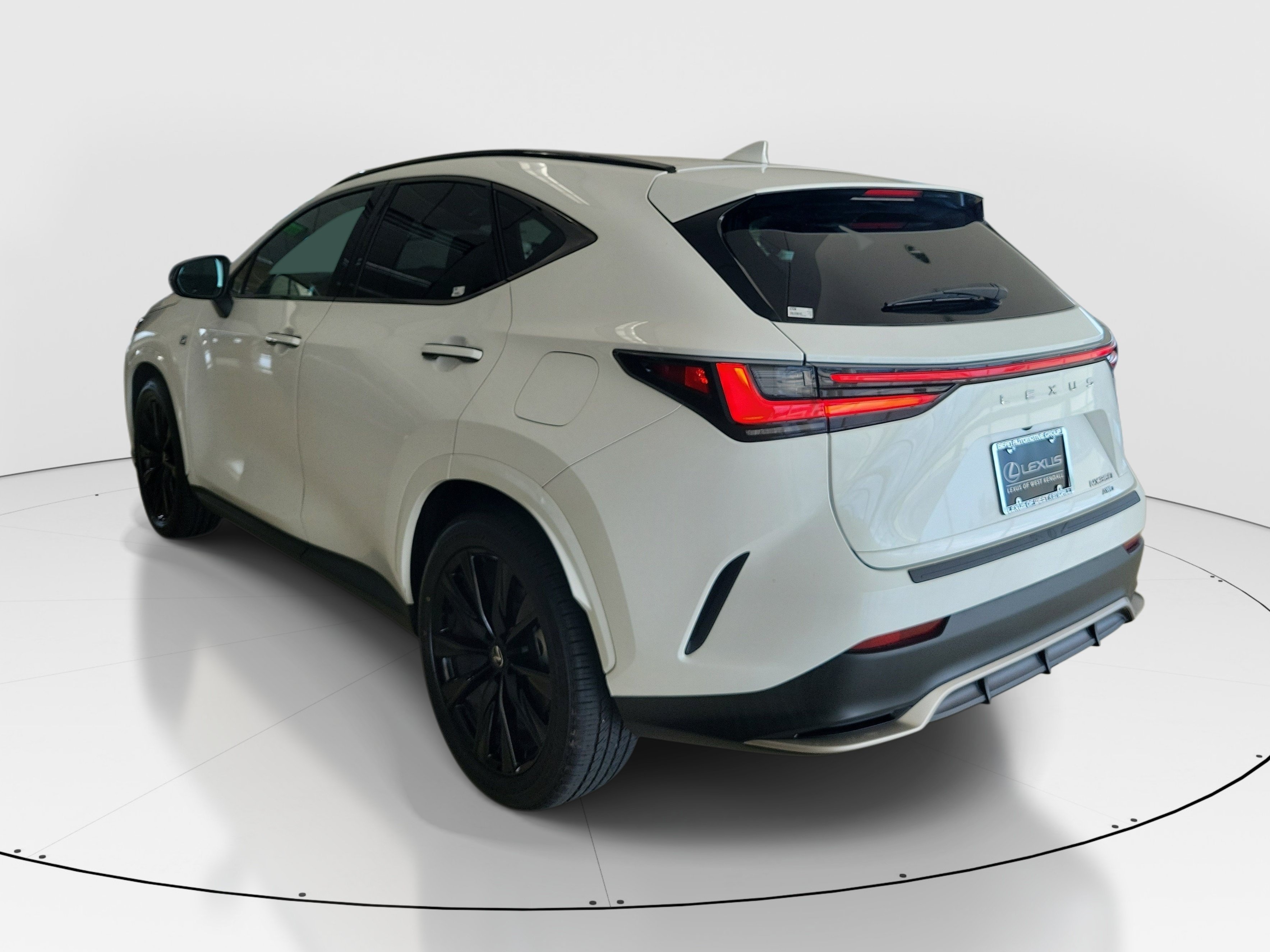 Used 2024 Ultra White Lexus 350 F SPORT Handling image 6