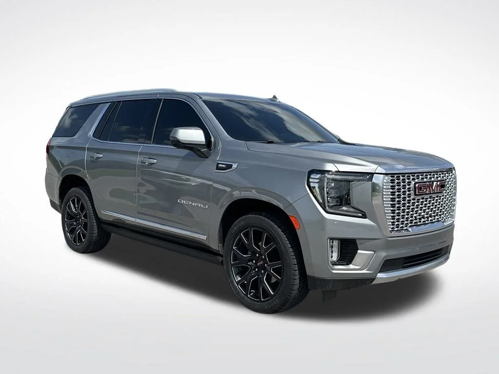 Used 2023 Silver GMC Denali image 9