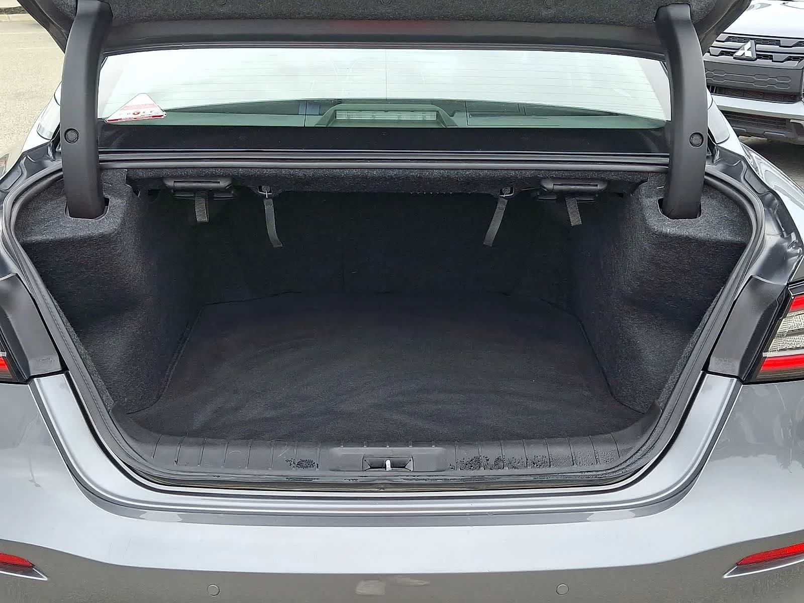Used 2019 Gun Metallic Nissan SL image 31