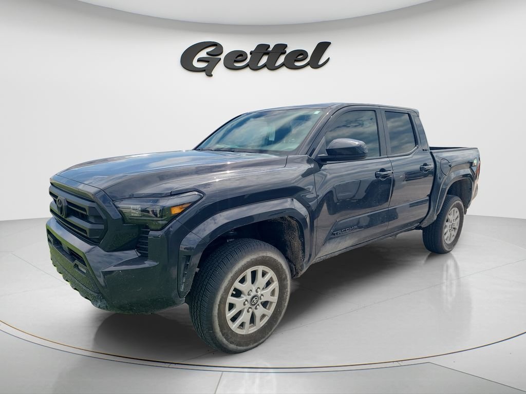 Certified Used 2025  Toyota SR5 image 1