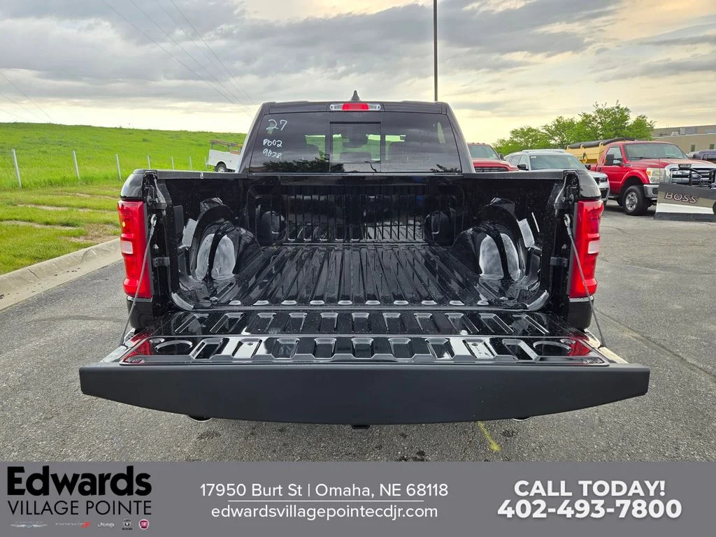 New 2026 Diamond Black Crystal Pearl-Coat Exterior Paint RAM Laramie image 27