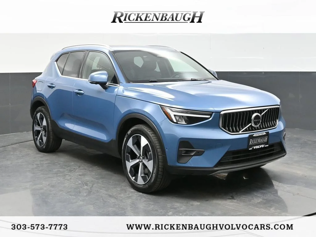 2025 Volvo XC40 B5 Plus Bright AWD's photo