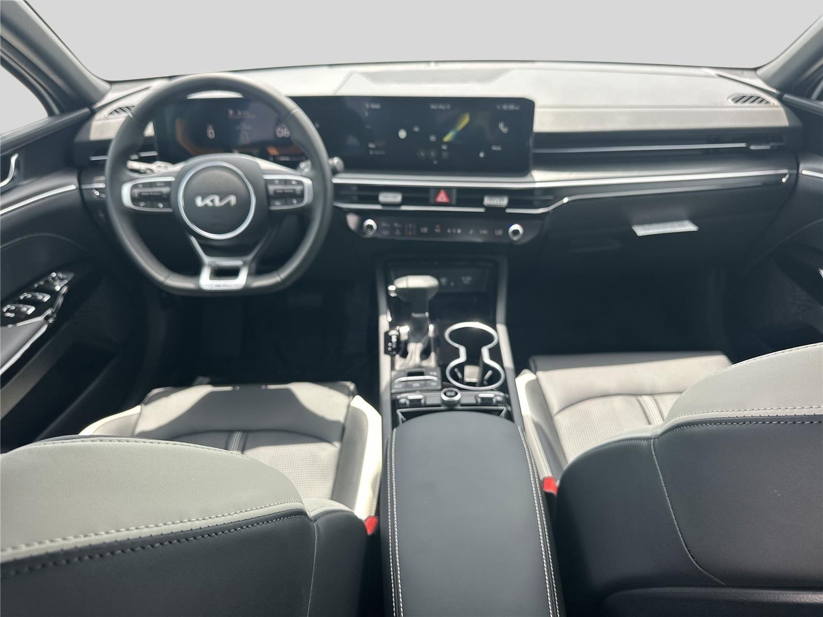 New 2026 Snow White Pearl Kia GT-Line image 17