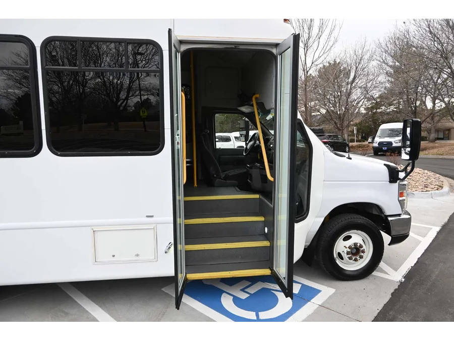 2016 Ford E-Series Cutaway Base - Photo 15