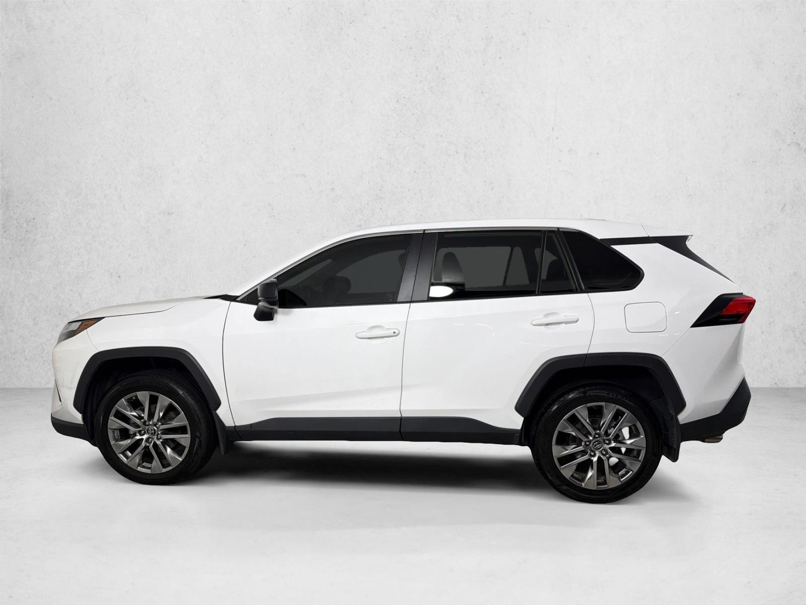 Used 2024 Ice Cap Toyota LE image 6