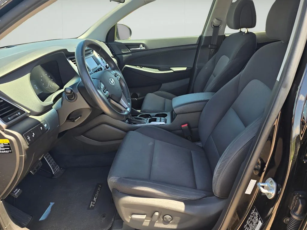 Used 2017 Black Noir Pearl Hyundai Night image 10