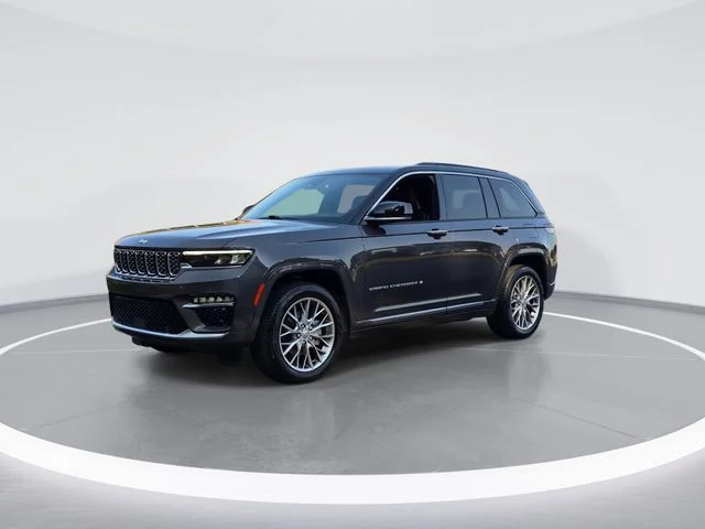 Used 2025 Gray Jeep Summit image 4