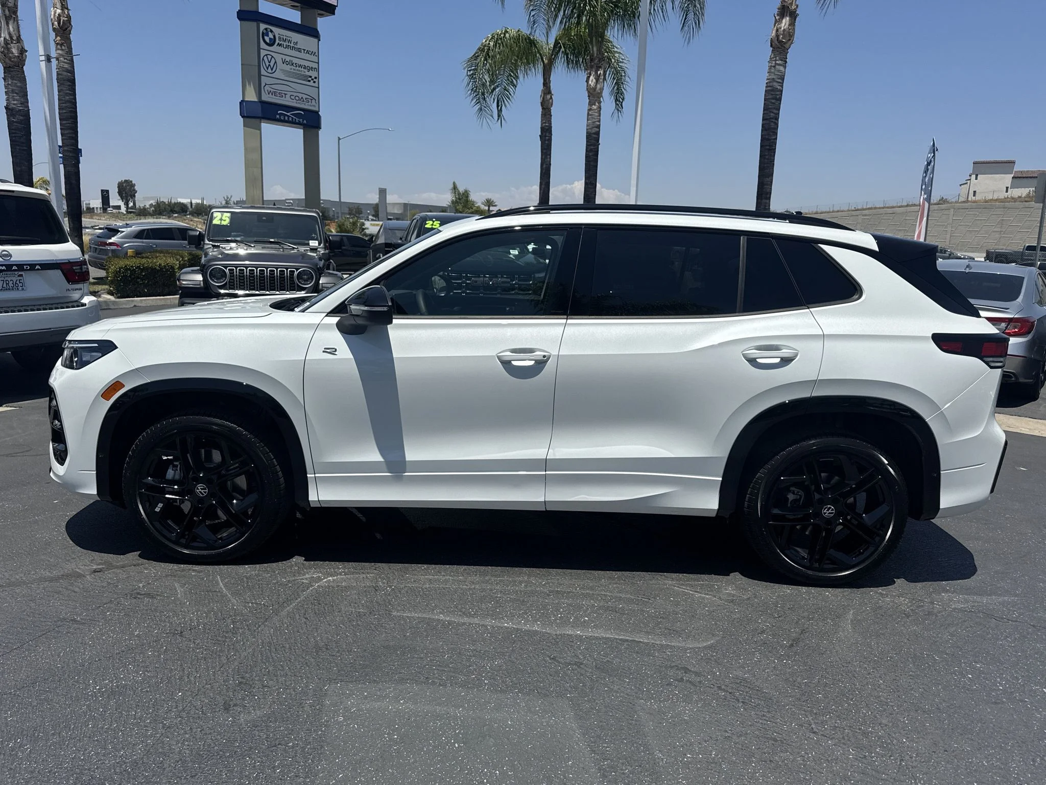 New 2026 Opal White Pearl Volkswagen SE R-Line Black image 4