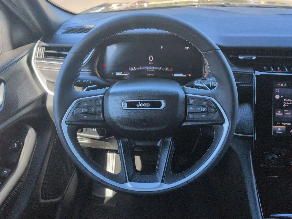 Used 2023 Baltic Gray Metallic Clearcoat Jeep Altitude X image 13