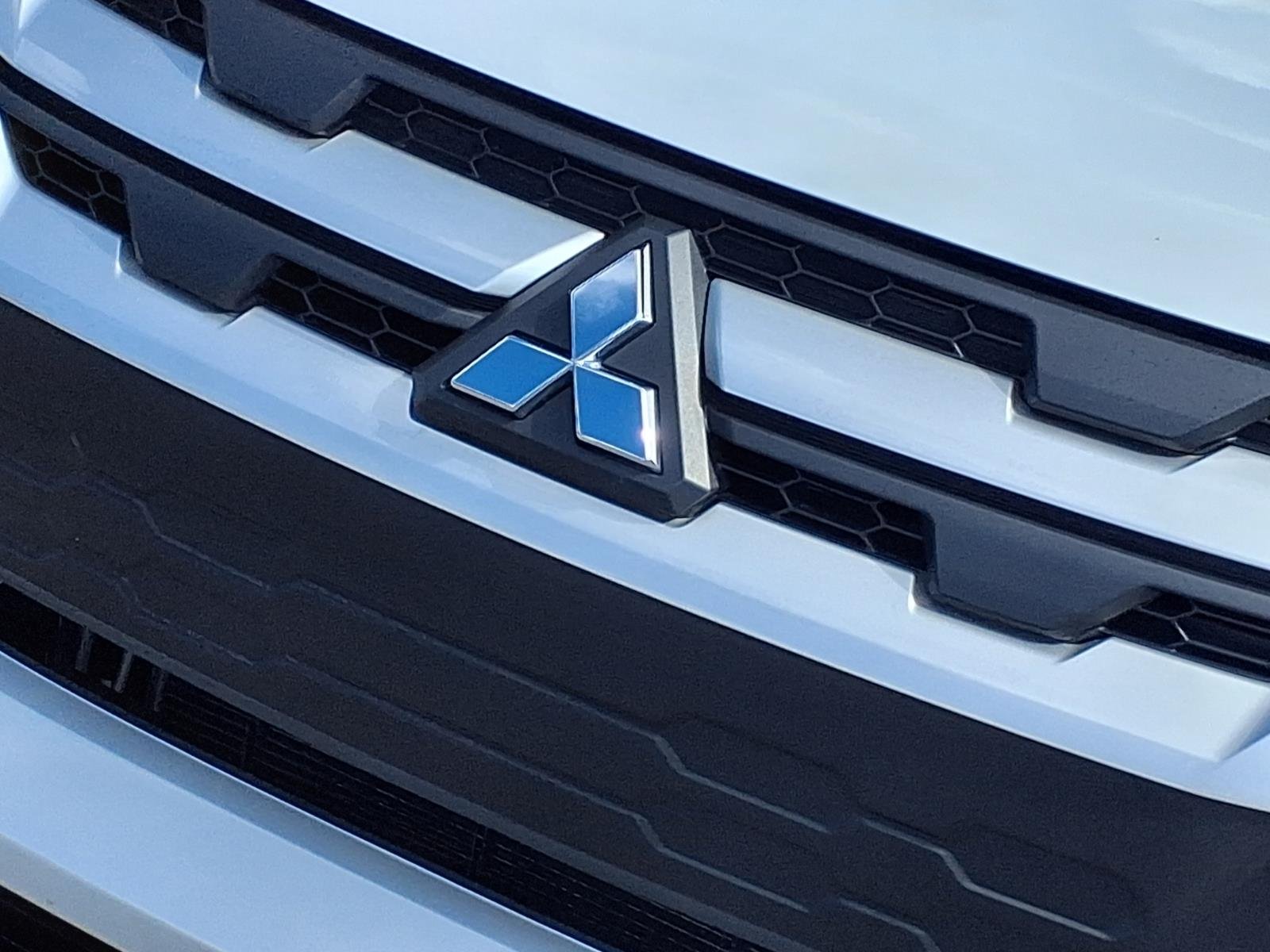 Used 2024  Mitsubishi S image 28