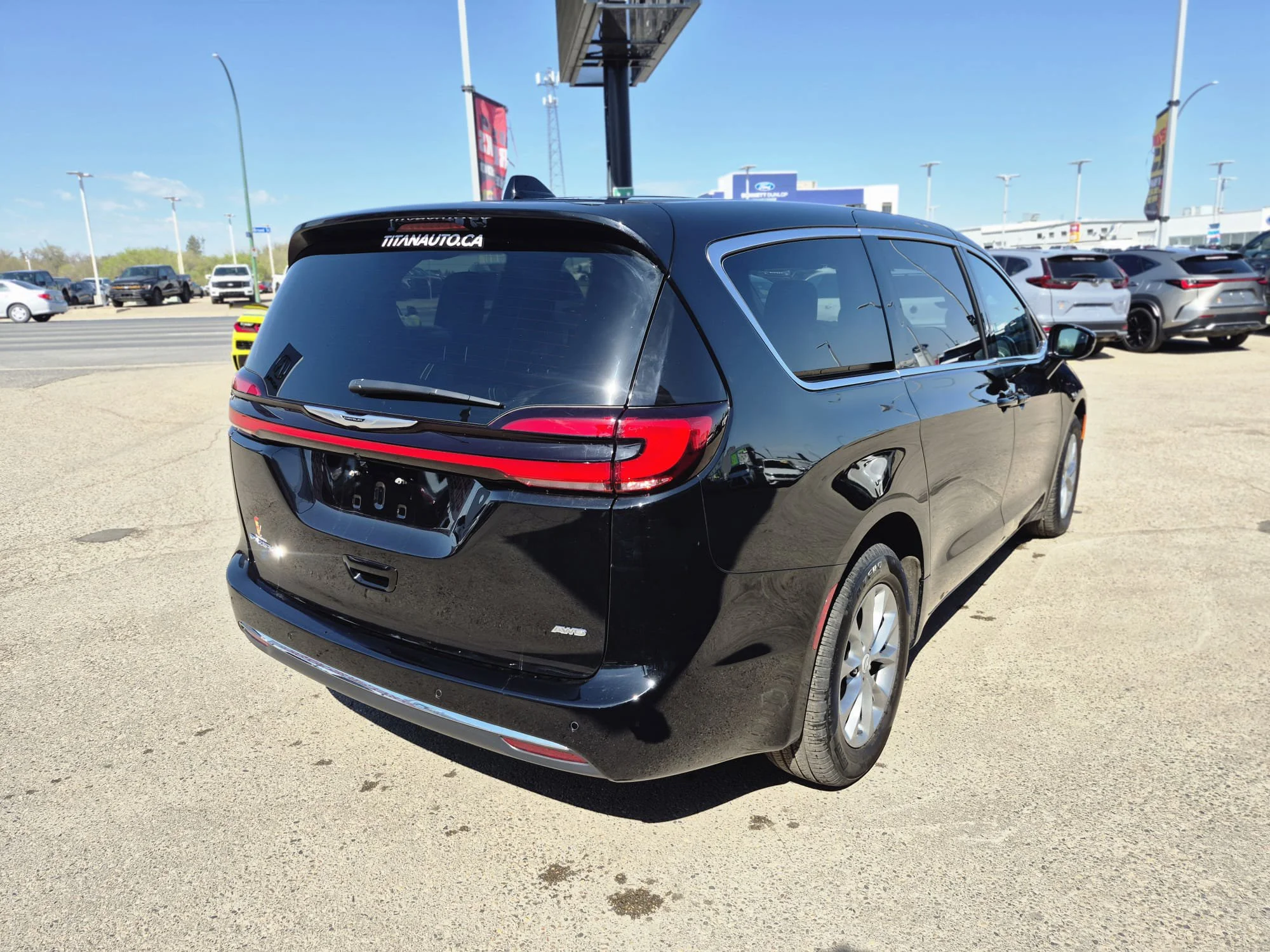 Certified Used 2026 Diamond Black Crystal Pearl Chrysler Select AWD*7 Pass | Adaptive Cruise | Remote Start | Htd Leather | Pano Roof | Htd Wheel | CarPlay image 14