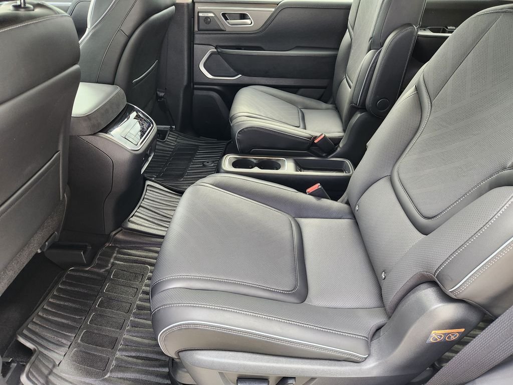 Used 2026 White INFINITI LUXE image 29