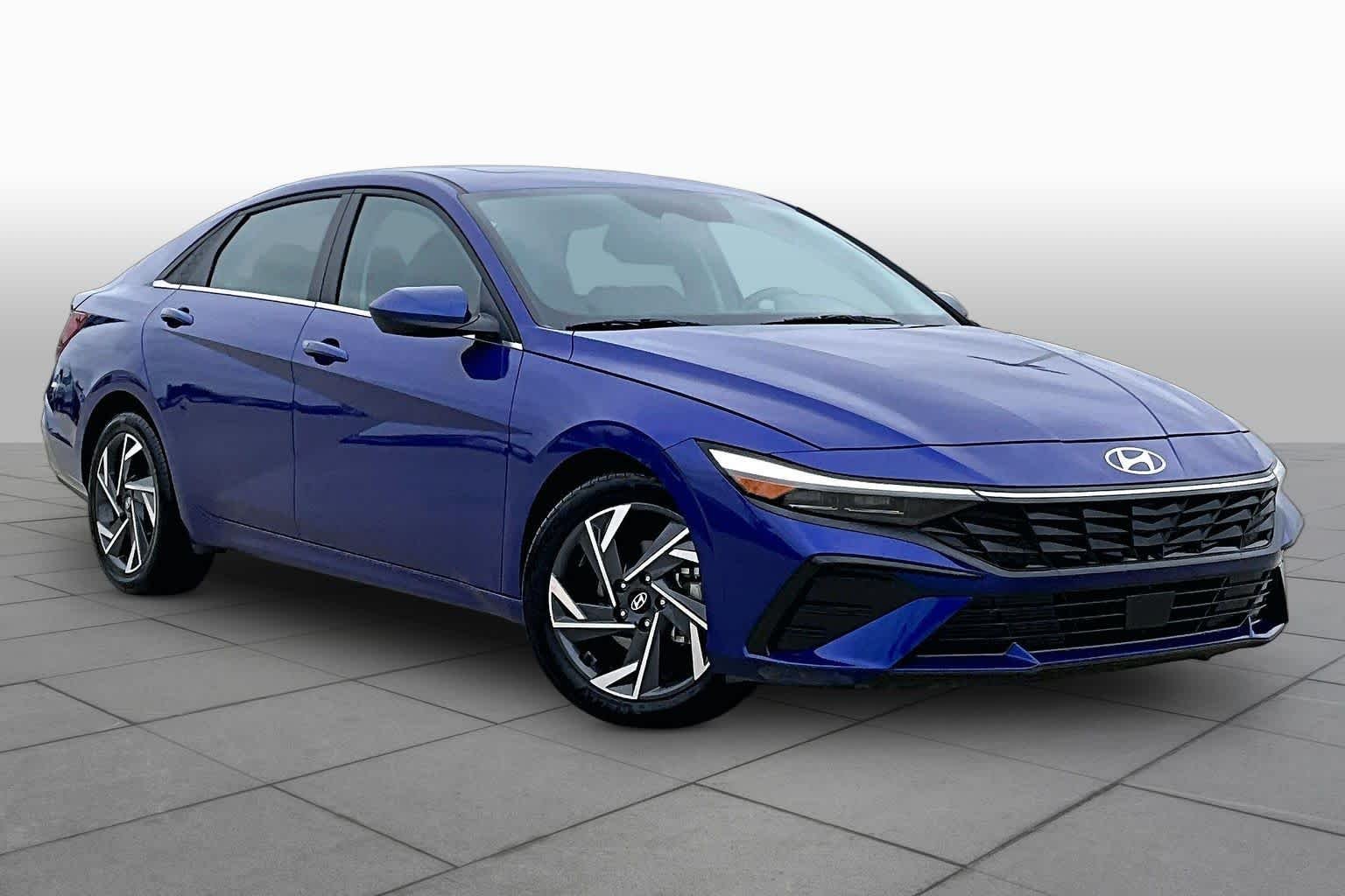 Used 2025 Intense Blue Hyundai SEL Convenience image 3