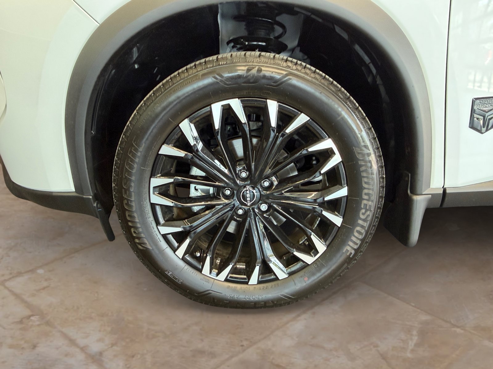 New 2026 Everest White Pearl Tricoat Nissan Dark Armor image 13