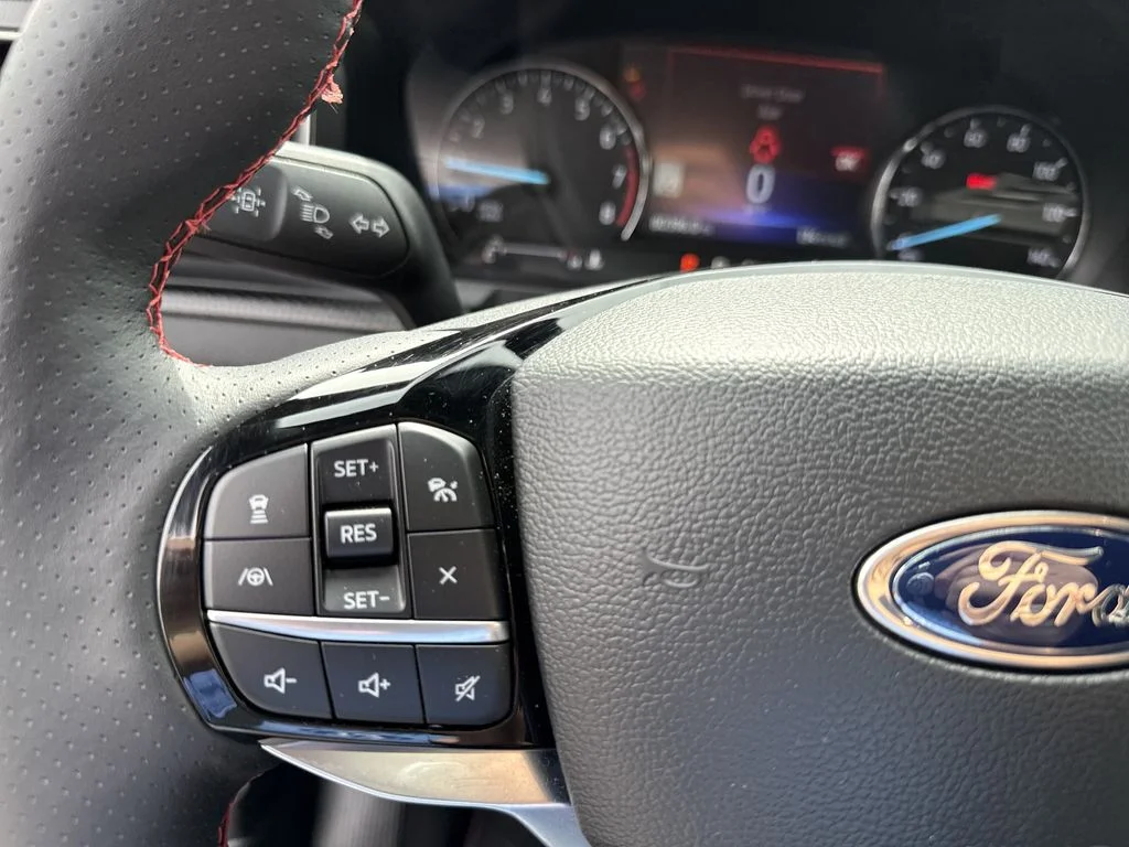 Used 2023 Gray Ford ST-Line image 25
