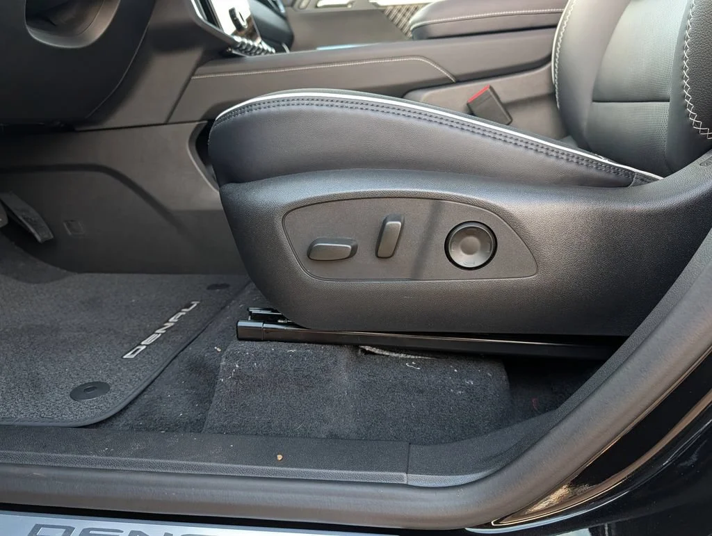 2026 GMC Acadia Denali - Photo 15