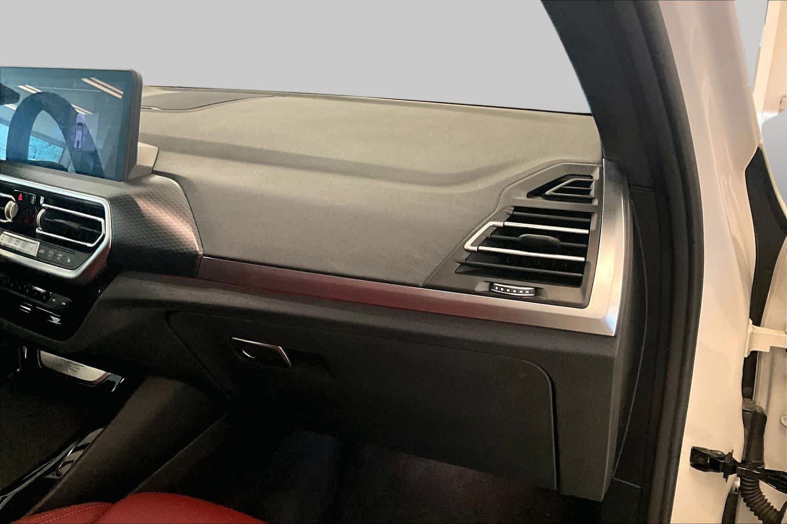 Used 2024 Alpine White BMW sDrive30i image 18