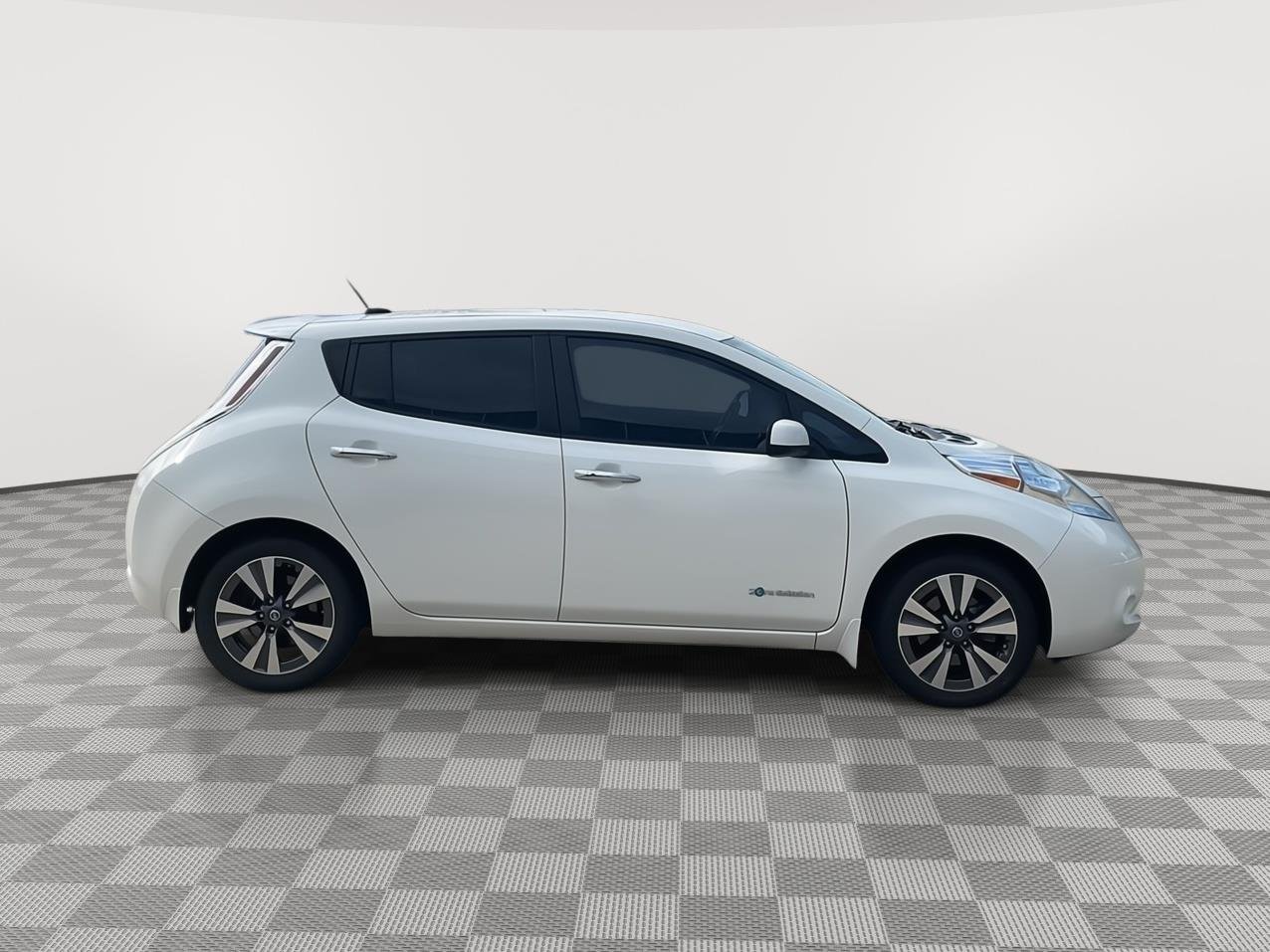 Used 2016 Nissan LEAF SV with VIN 1N4BZ0CP3GC312951 for sale in Omaha, NE