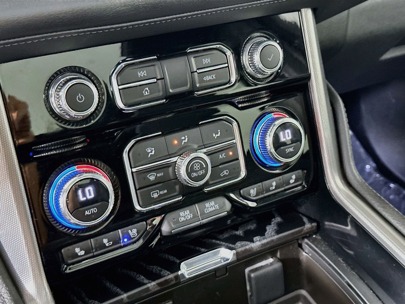 Used 2023 Onyx Black GMC Denali image 16