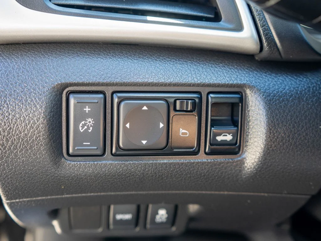 Used 2019 Black Nissan SR image 17