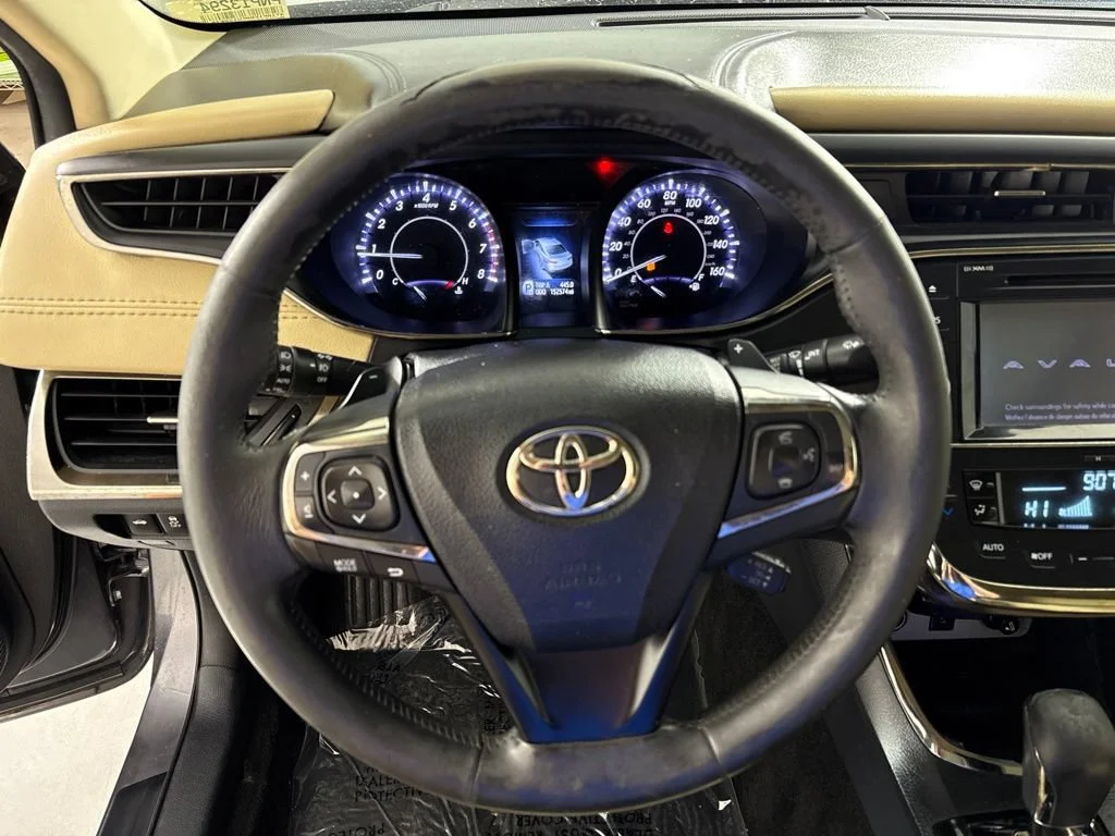 Used 2015 Gray Toyota XLE Touring image 30