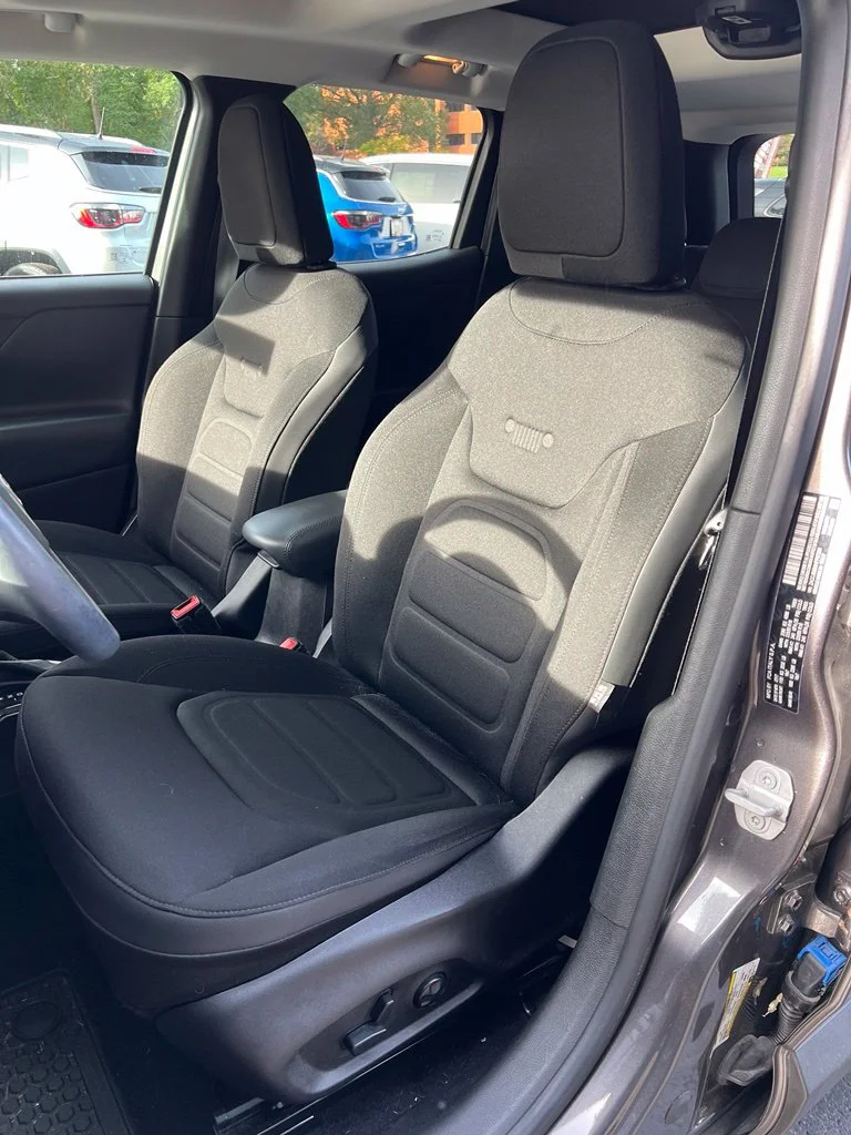 Used 2017 Gray Jeep Latitude image 9