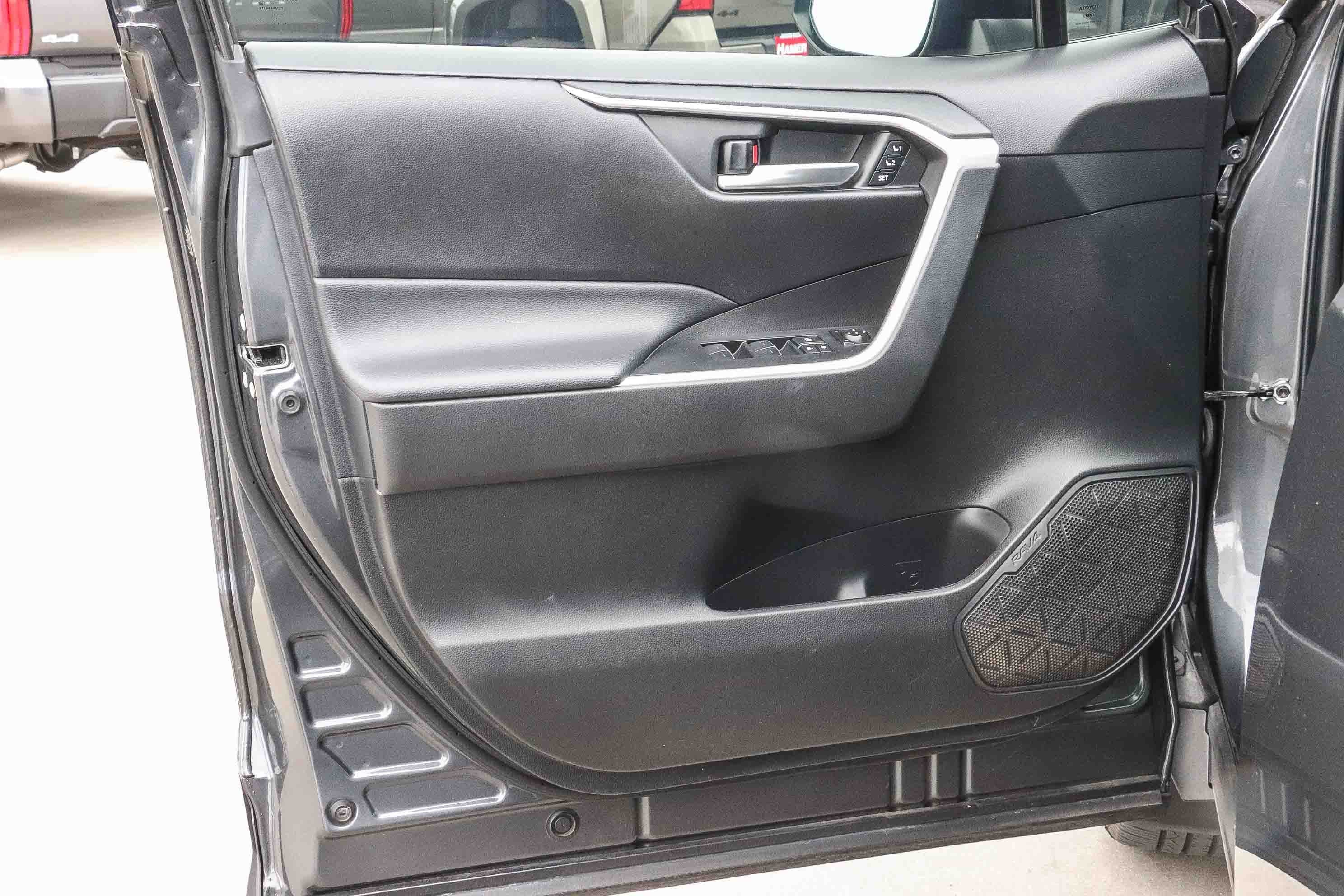 Used 2024 Magnetic Gray Metallic Toyota XLE Premium image 21