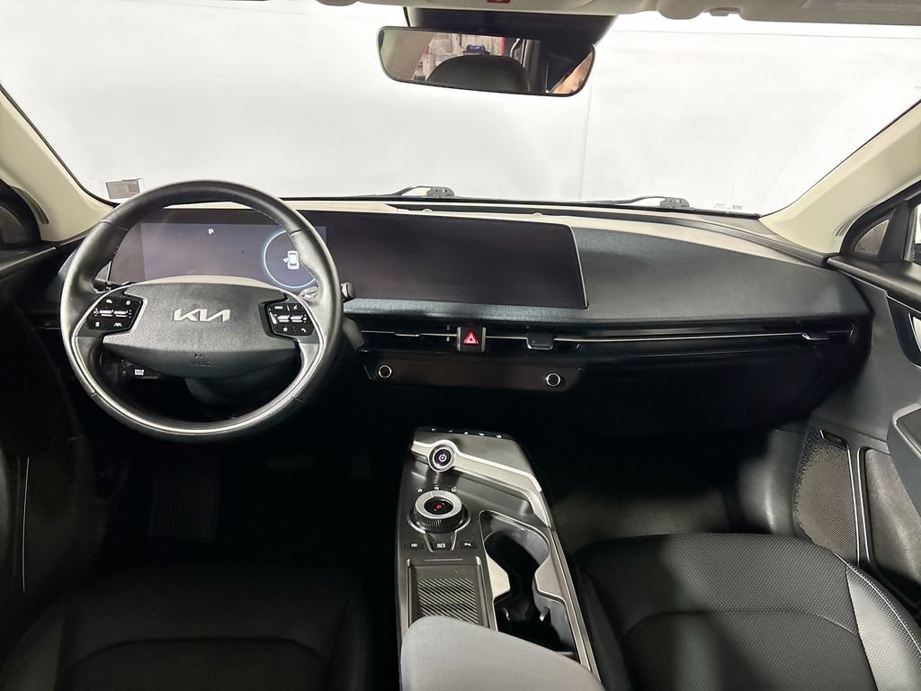 Used 2023 White Kia Wind image 12