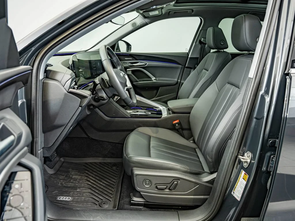 Used 2025 Manhattan Gray Metallic Audi 2.0T Premium Plus image 29
