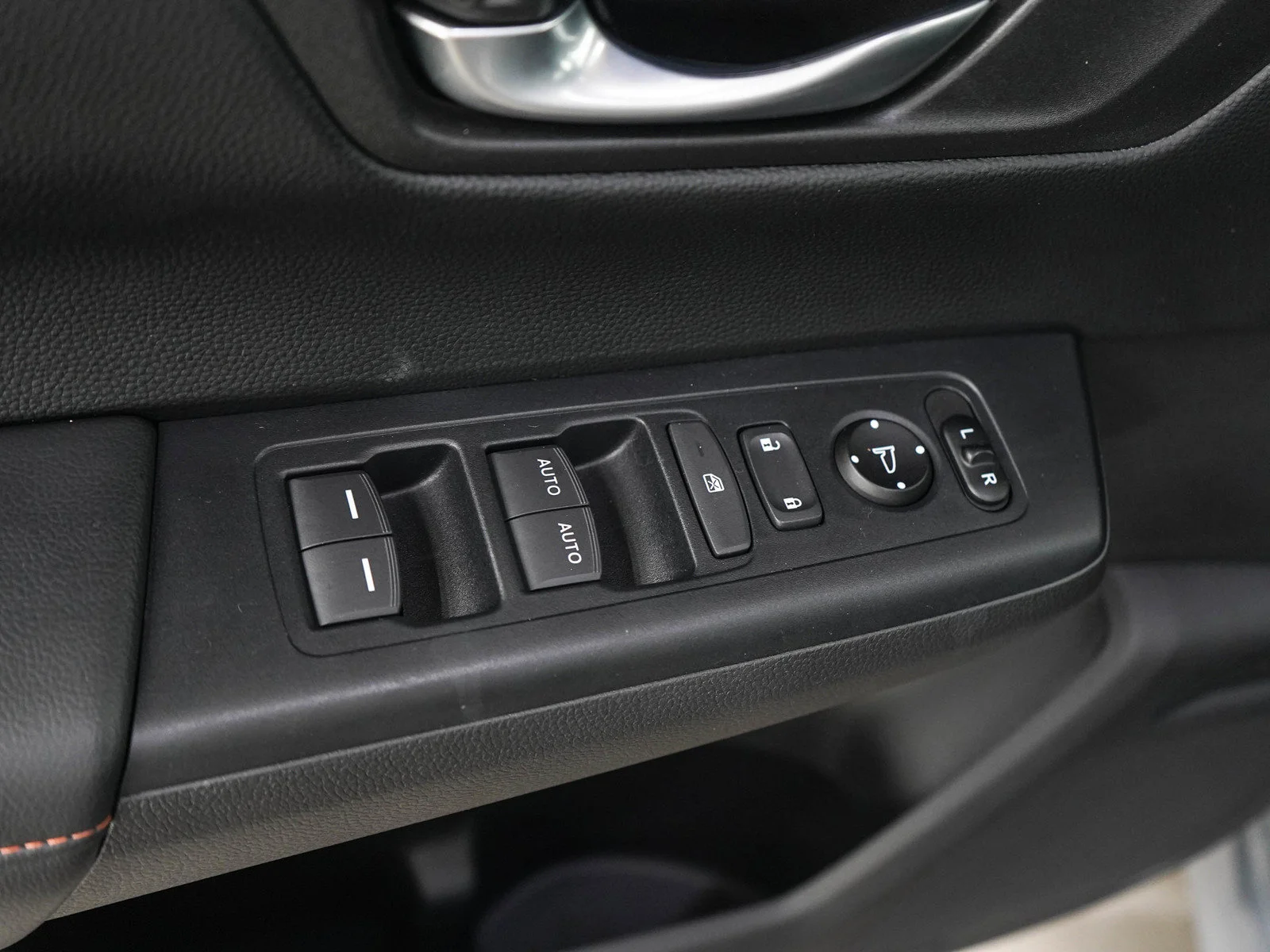Used 2024  Honda 5D WAGON HYBRID SPORT AWD image 19