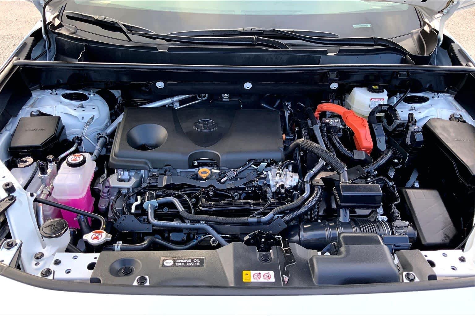 Certified Used 2025 Ice Cap Toyota Hybrid LE image 31
