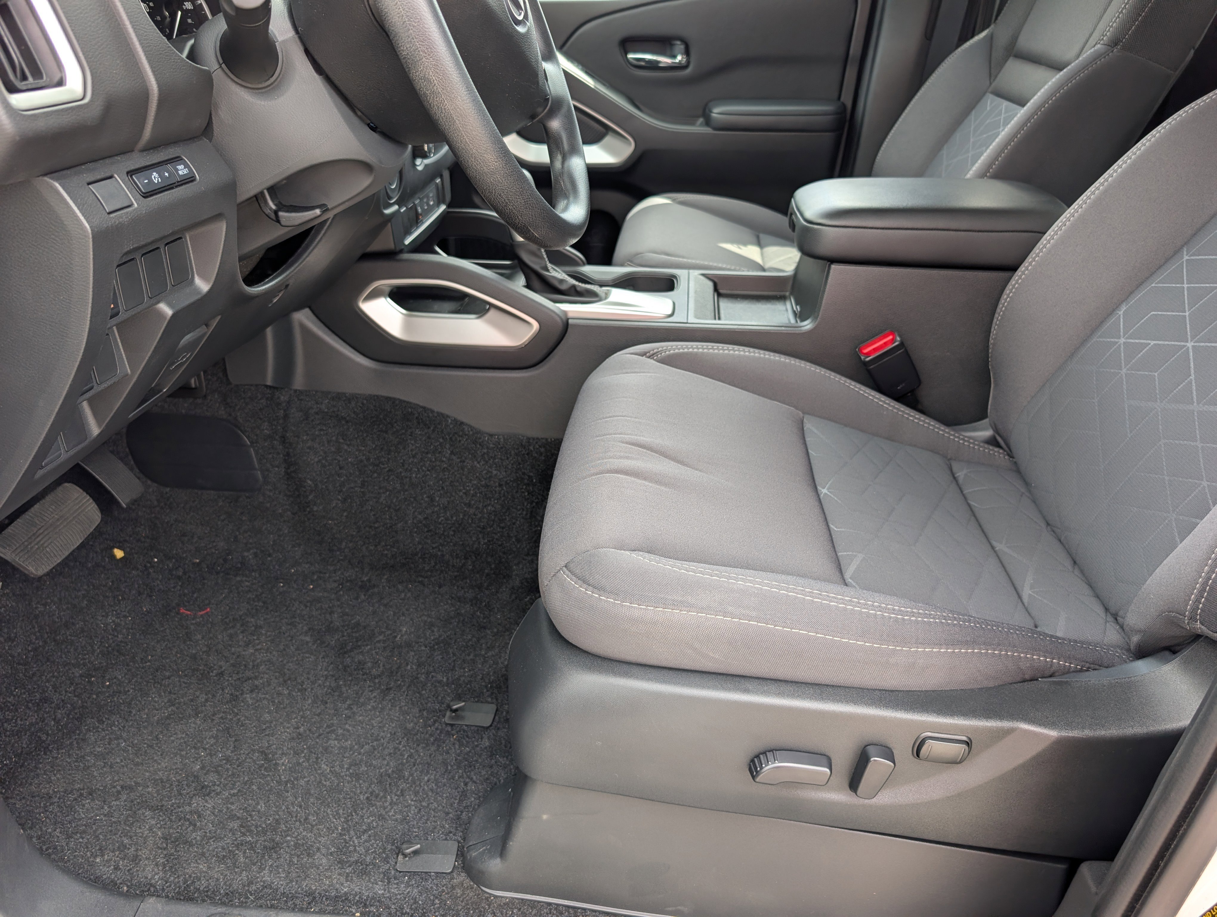 Used 2025 Glacier White Nissan S image 14