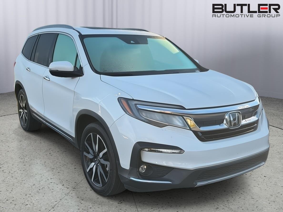 Used 2021 Platinum White Pearl Honda Touring w/Rear Captain