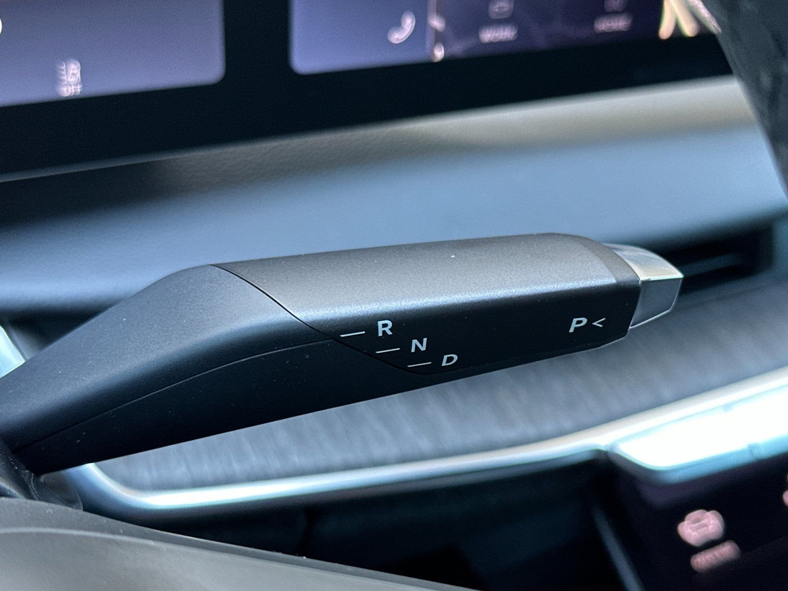 Used 2025  Lucid Touring image 23