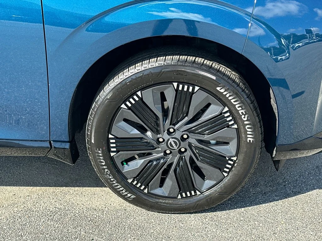 Used 2026 Blue Nissan Platinum image 12