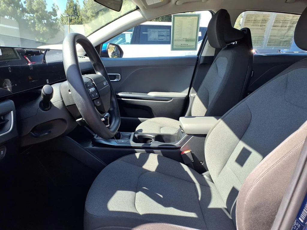 Certified Used 2025 Blue Kia LXS image 6