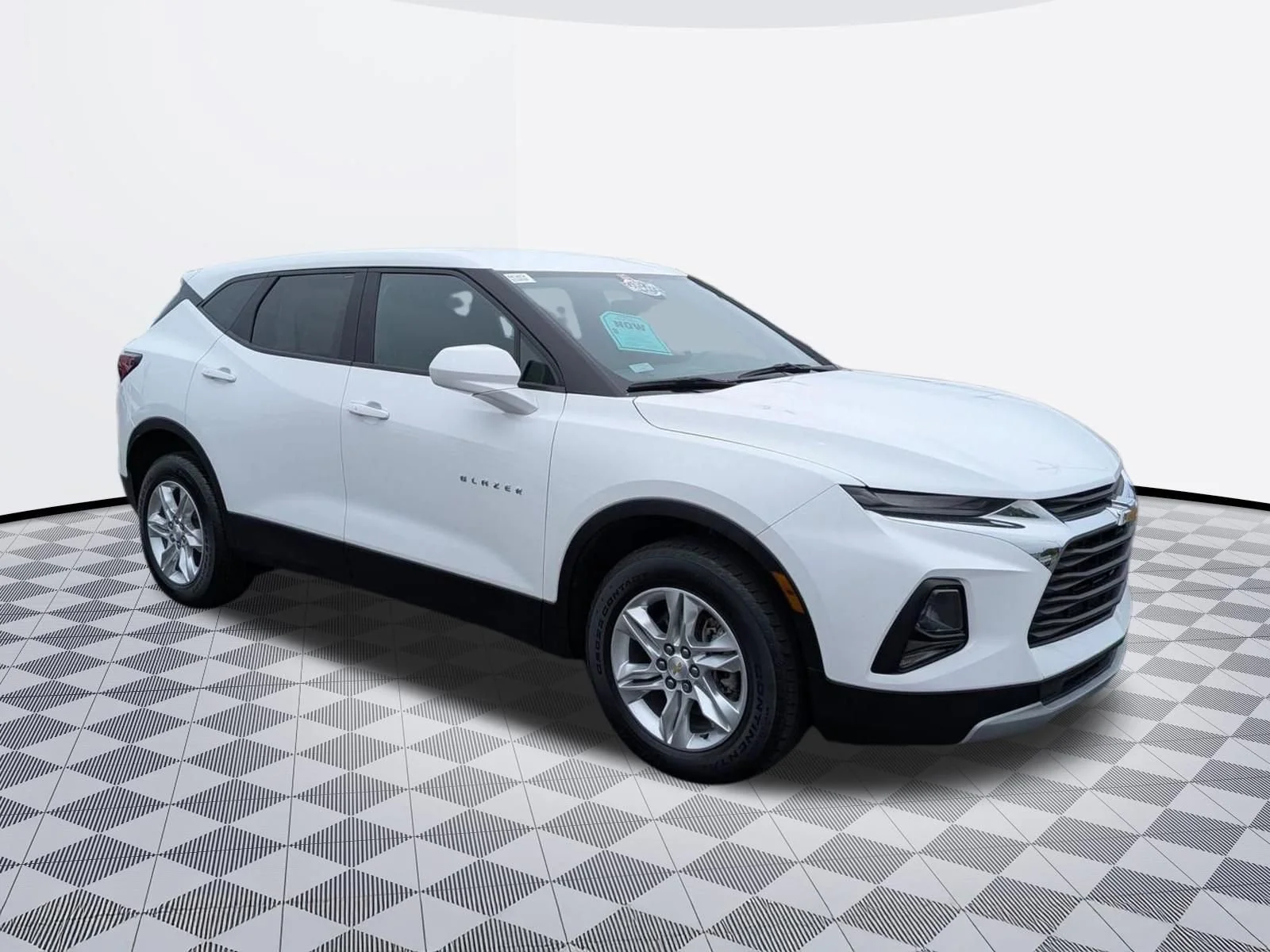 Used 2022 Summit White Chevrolet LT image 3
