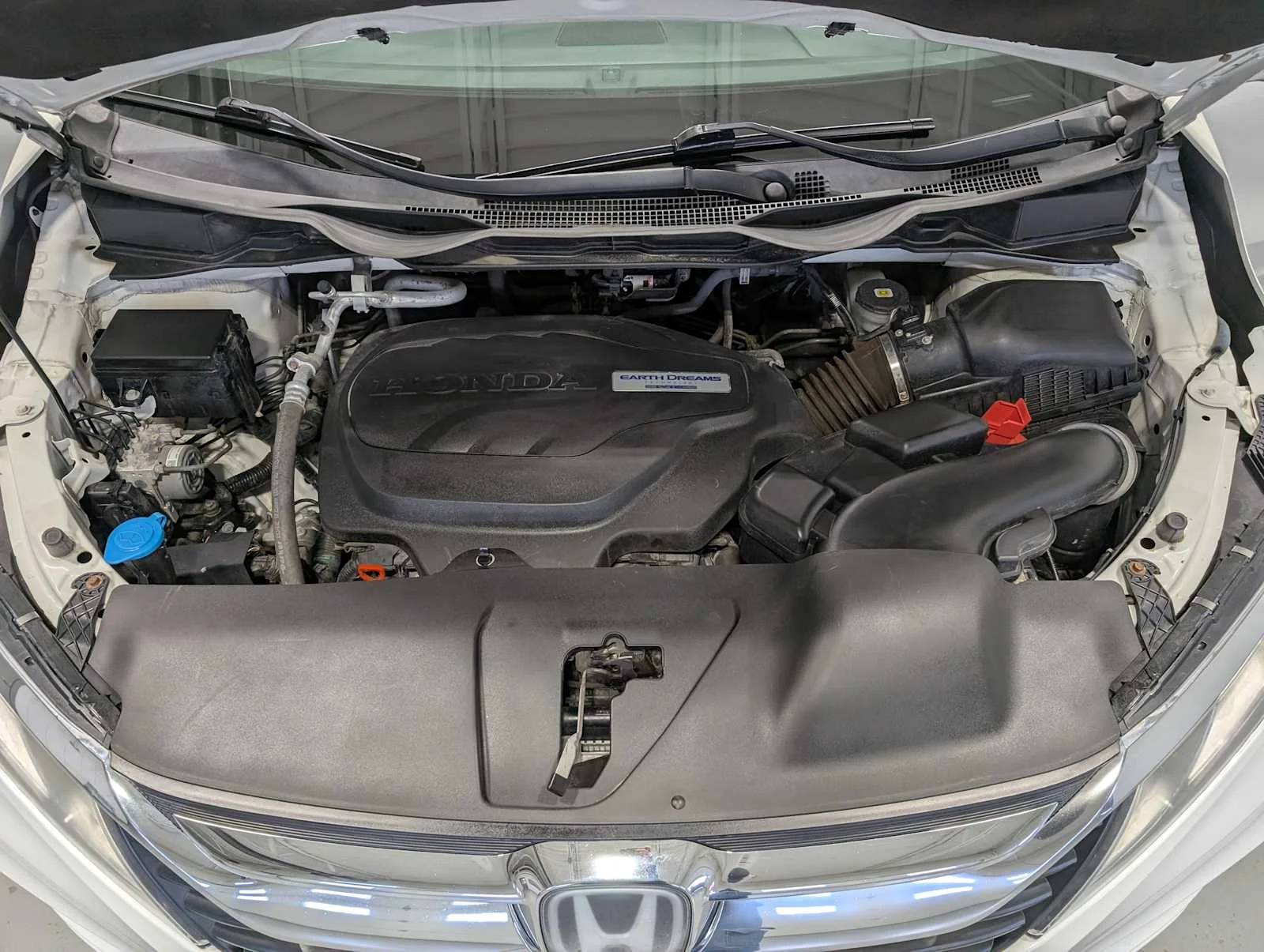 Used 2019 White Diamond Pearl Honda EX-L image 14