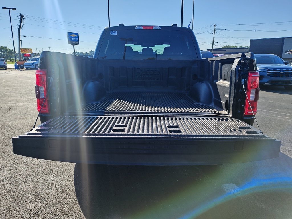 Used 2023 Black Ford XLT image 9