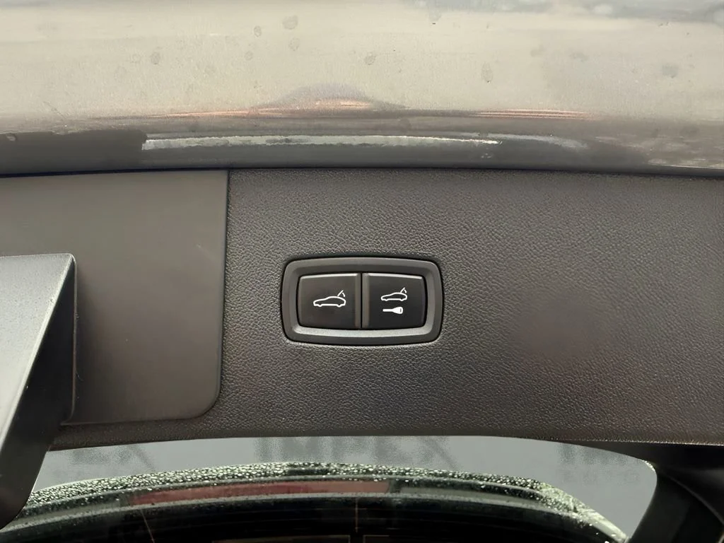 Used 2022  Porsche Turbo image 11