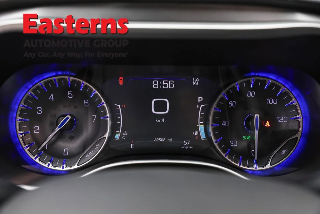 Used 2023 Black Chrysler Touring L image 18